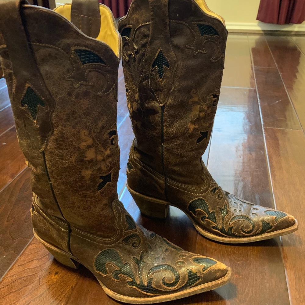 Brown with black detail Corral cowgirl boots